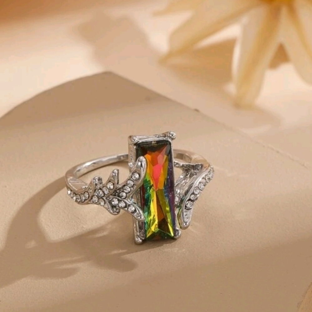 💖*NWOT* Rhinestone Ring - Picture 3 of 3